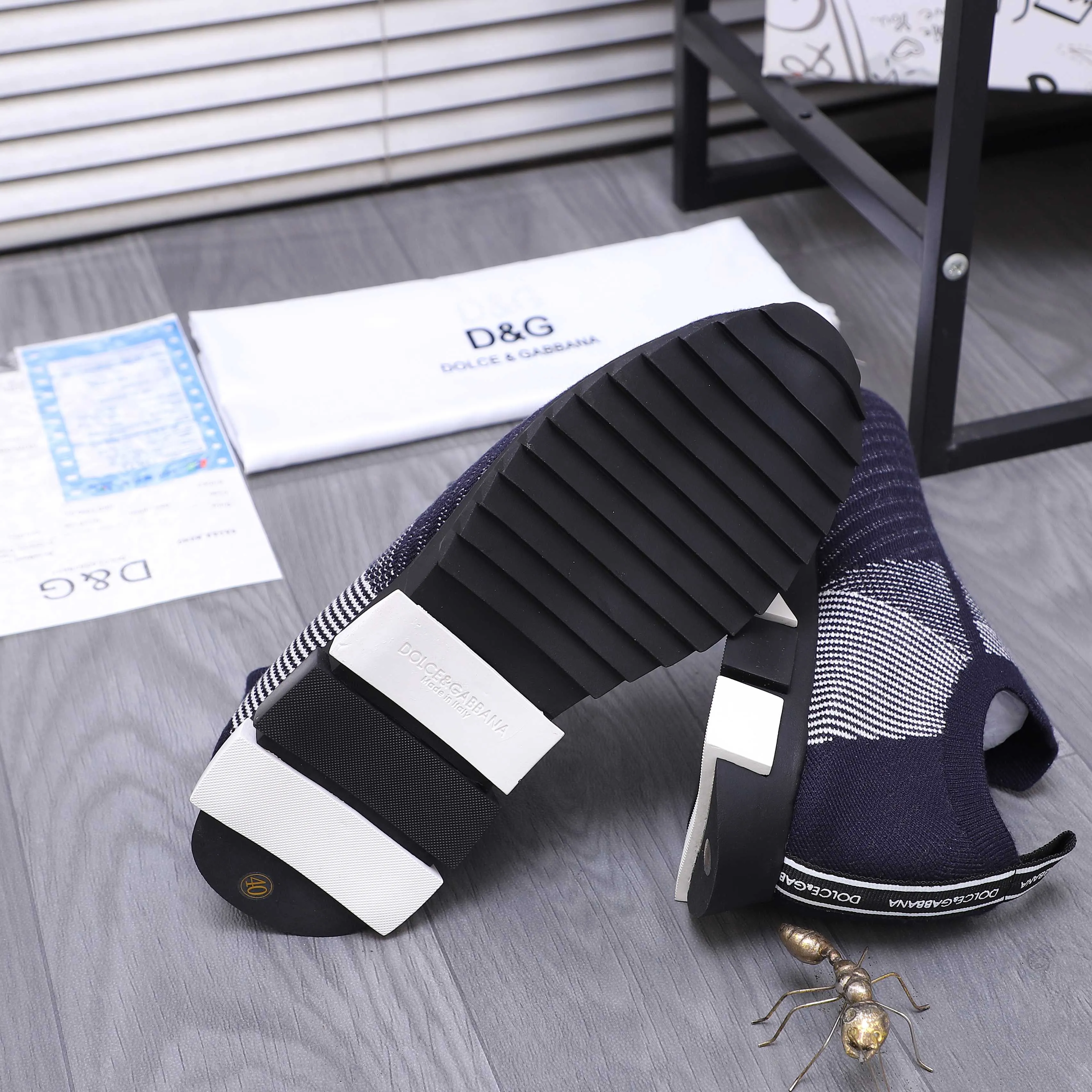 Men's shoes 💰p360 Product trademark: DG (Dolce & Gabbana) casual shoes for couples. Regular size: 36-46 (45.46 is custom-made and non-refundable) Product materials: Selected fly-knit breathable upper, cowhide insole, rubber outsole